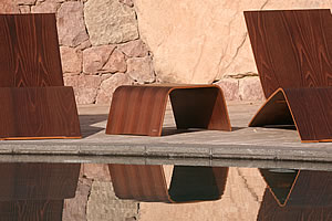 Tisch aus Akazienholz